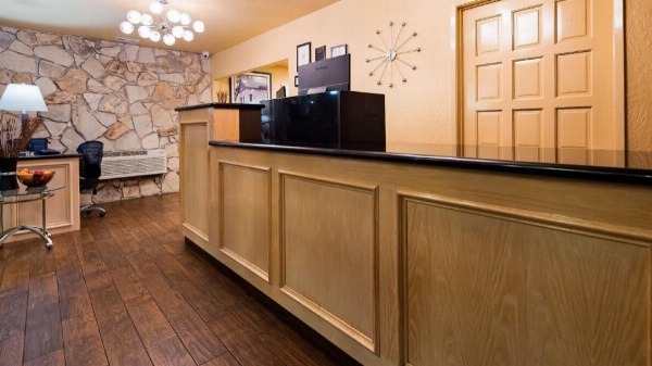 Best Western Pine Tree Motel image 10